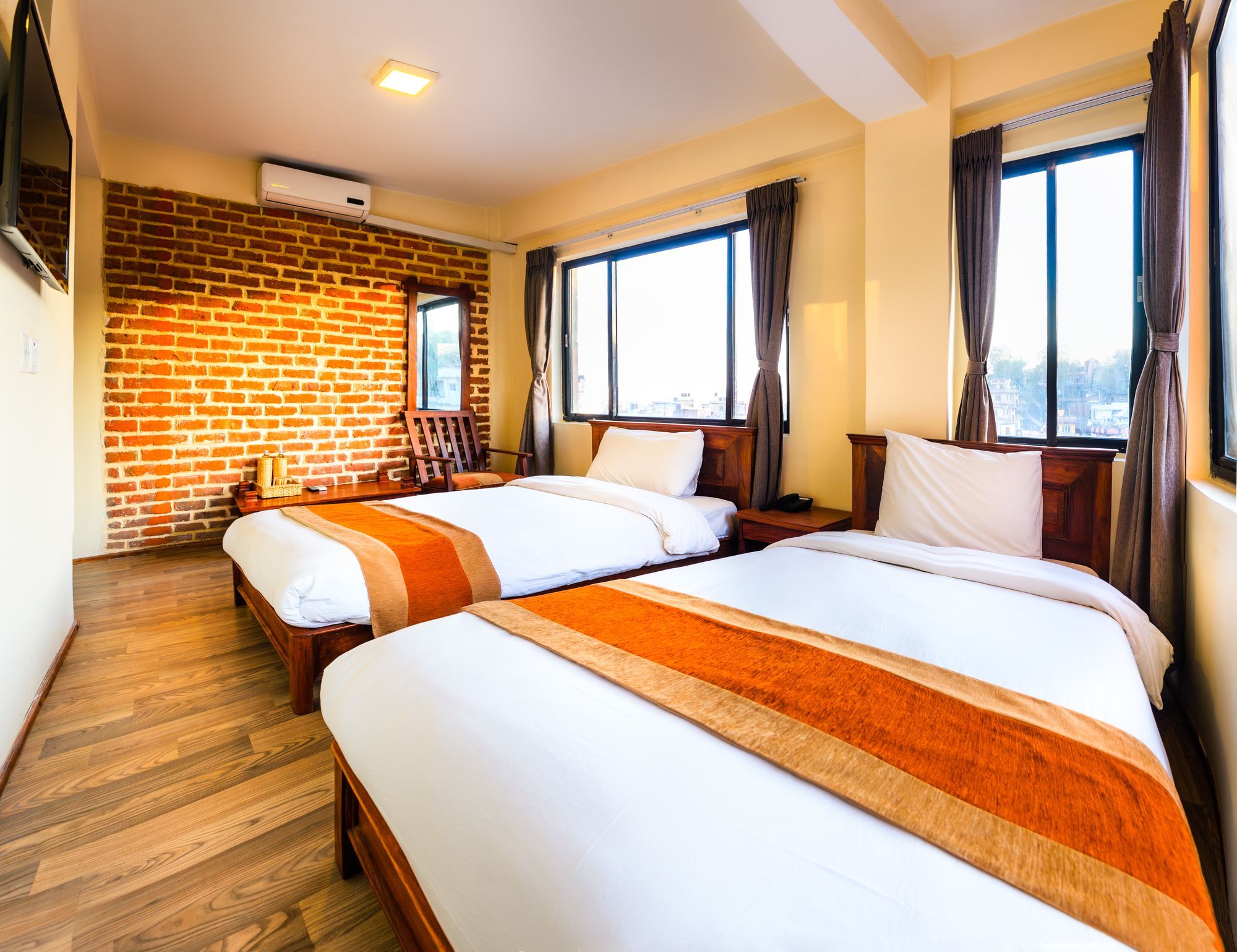 Hotel Golden Temple 3*