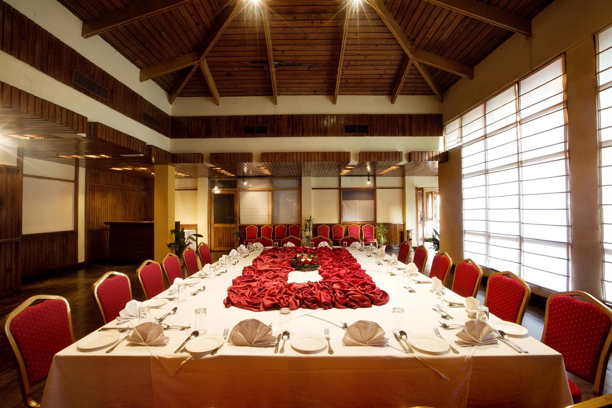 Hotel Shangri-la, 5*