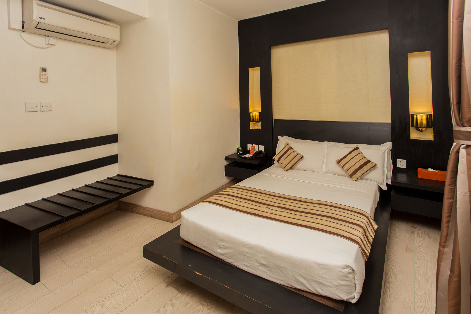 Hotel Shangri-la, 5*