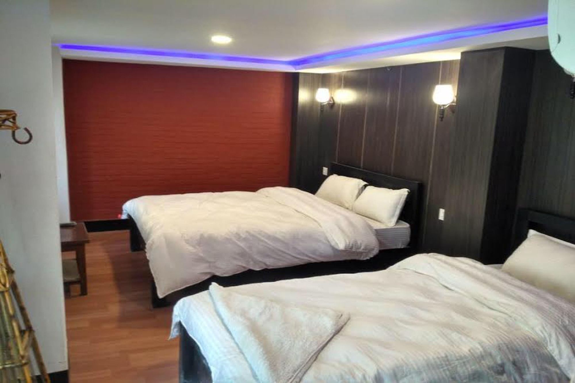 Hotel Holiday Inn Hotel 3*