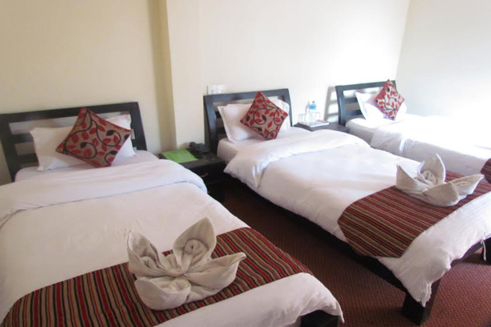 Hotel Holiday Inn Hotel 3*