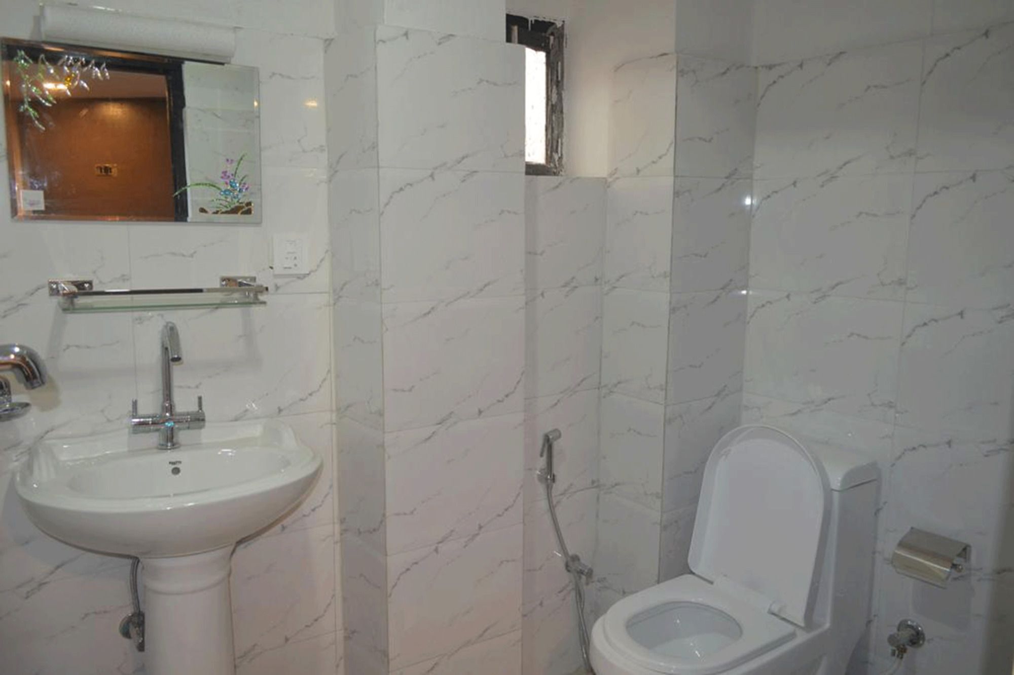 Hotel Holiday Inn Hotel 3*