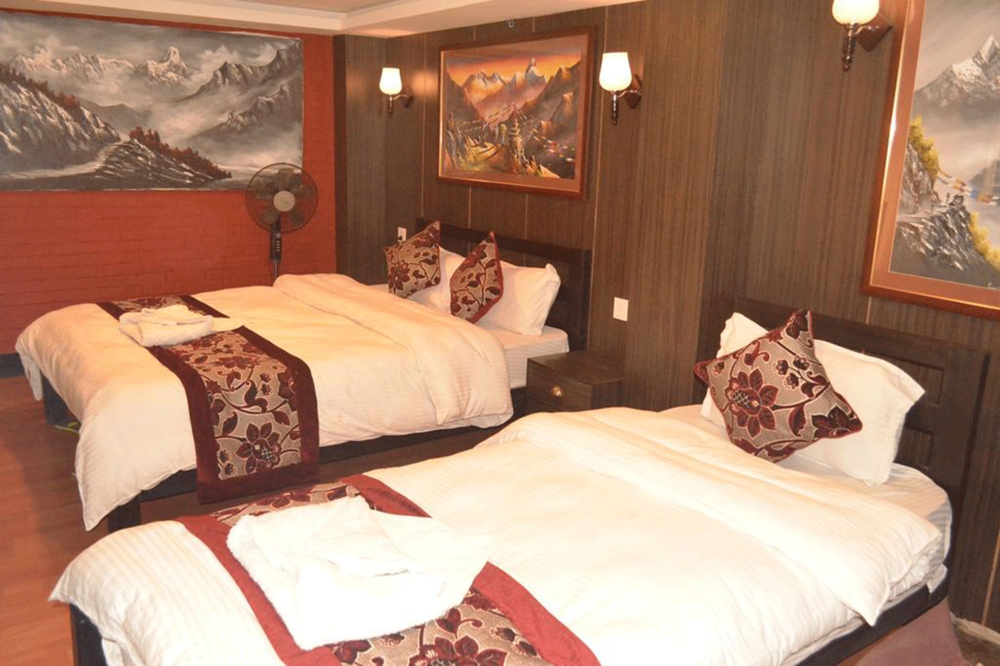 Hotel Holiday Inn 3*