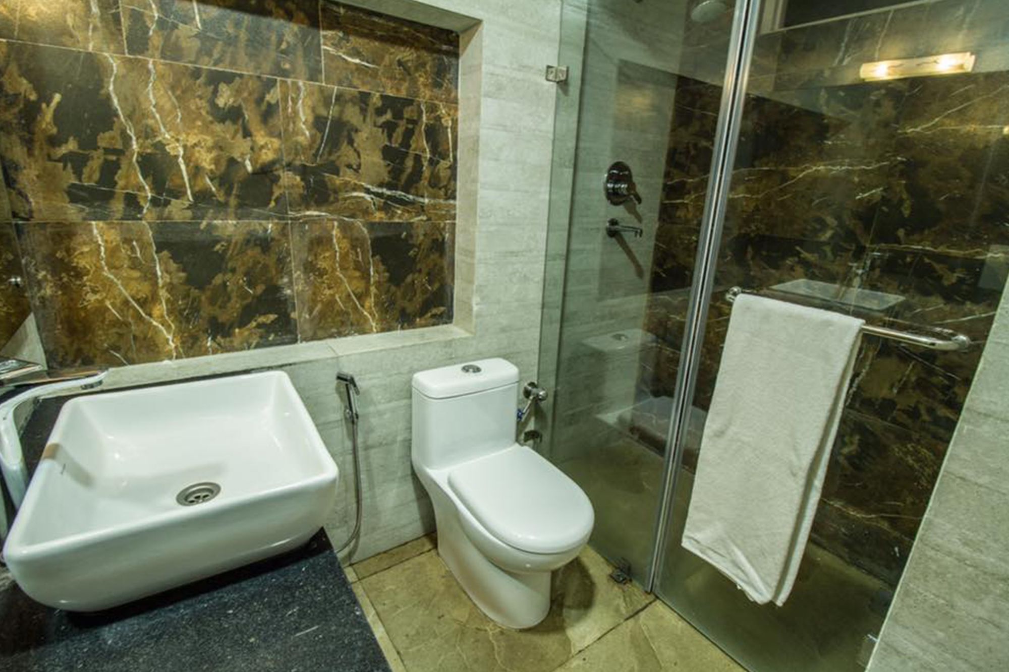Tensar Hotel