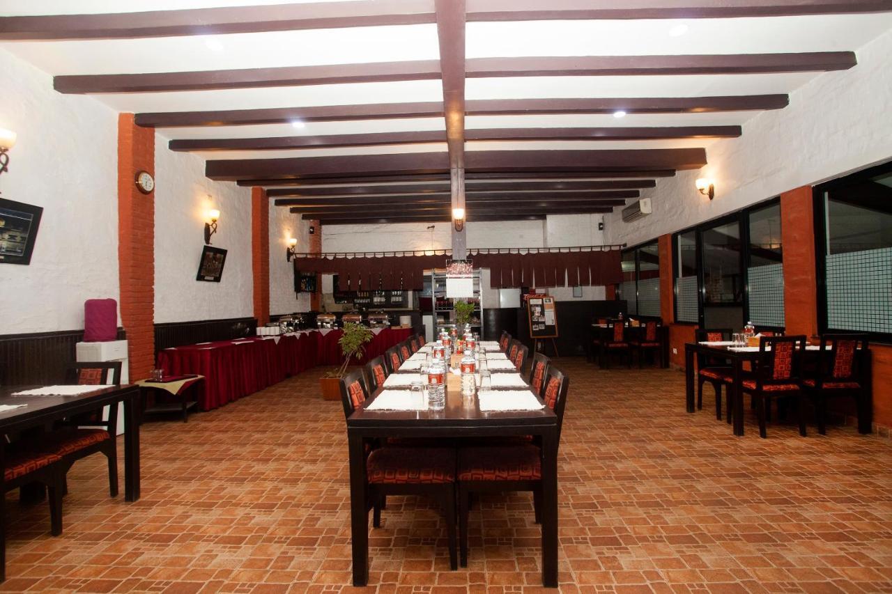 Oyo 738 Kaze Darbar 3*