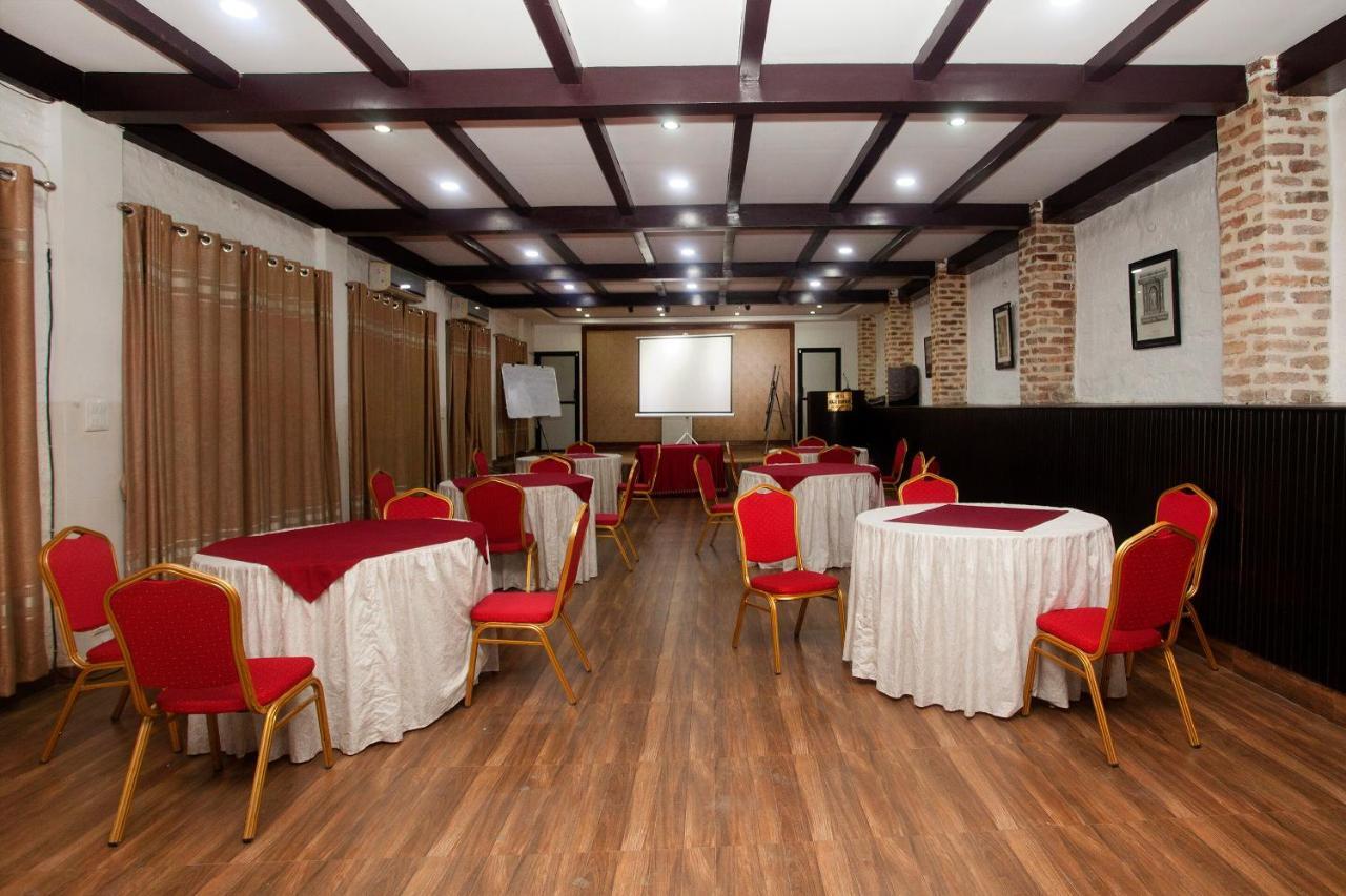 Oyo 738 Kaze Darbar Hotel