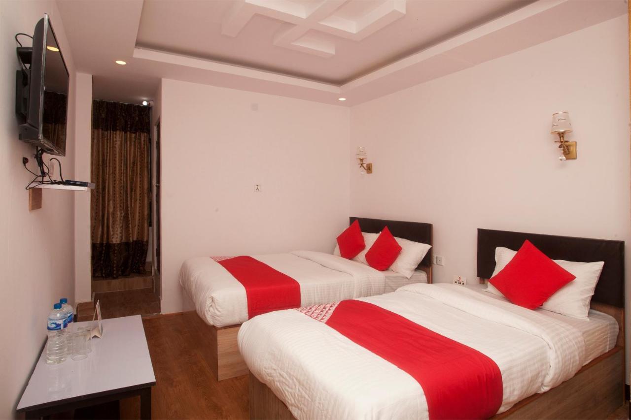 Oyo 776 Royal Valley Hotel