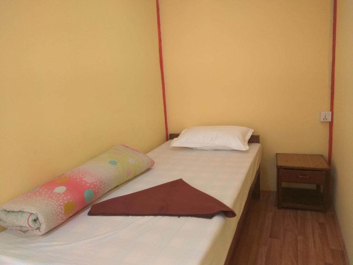 Beehive Hostel *