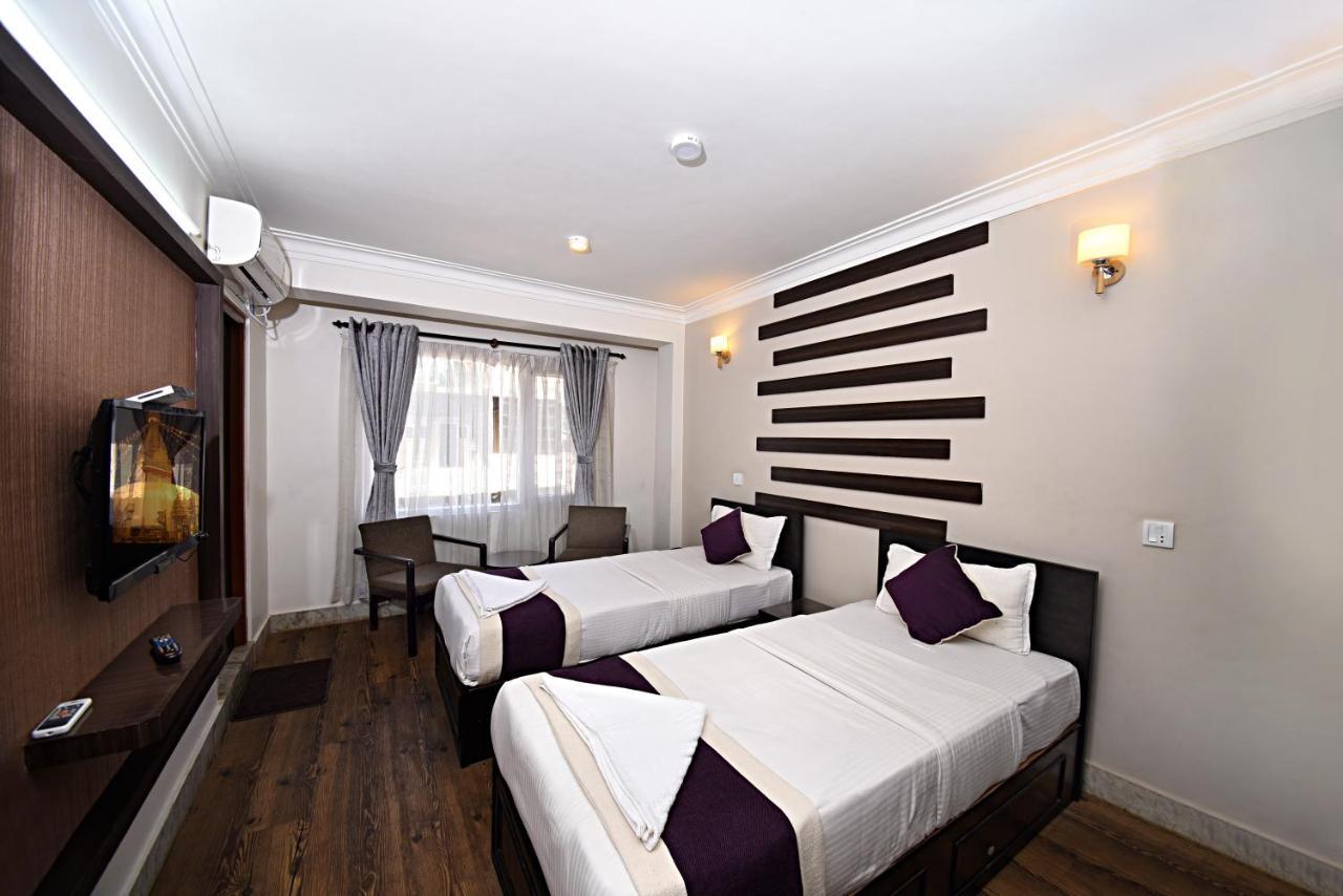 Livin Hotel 3*