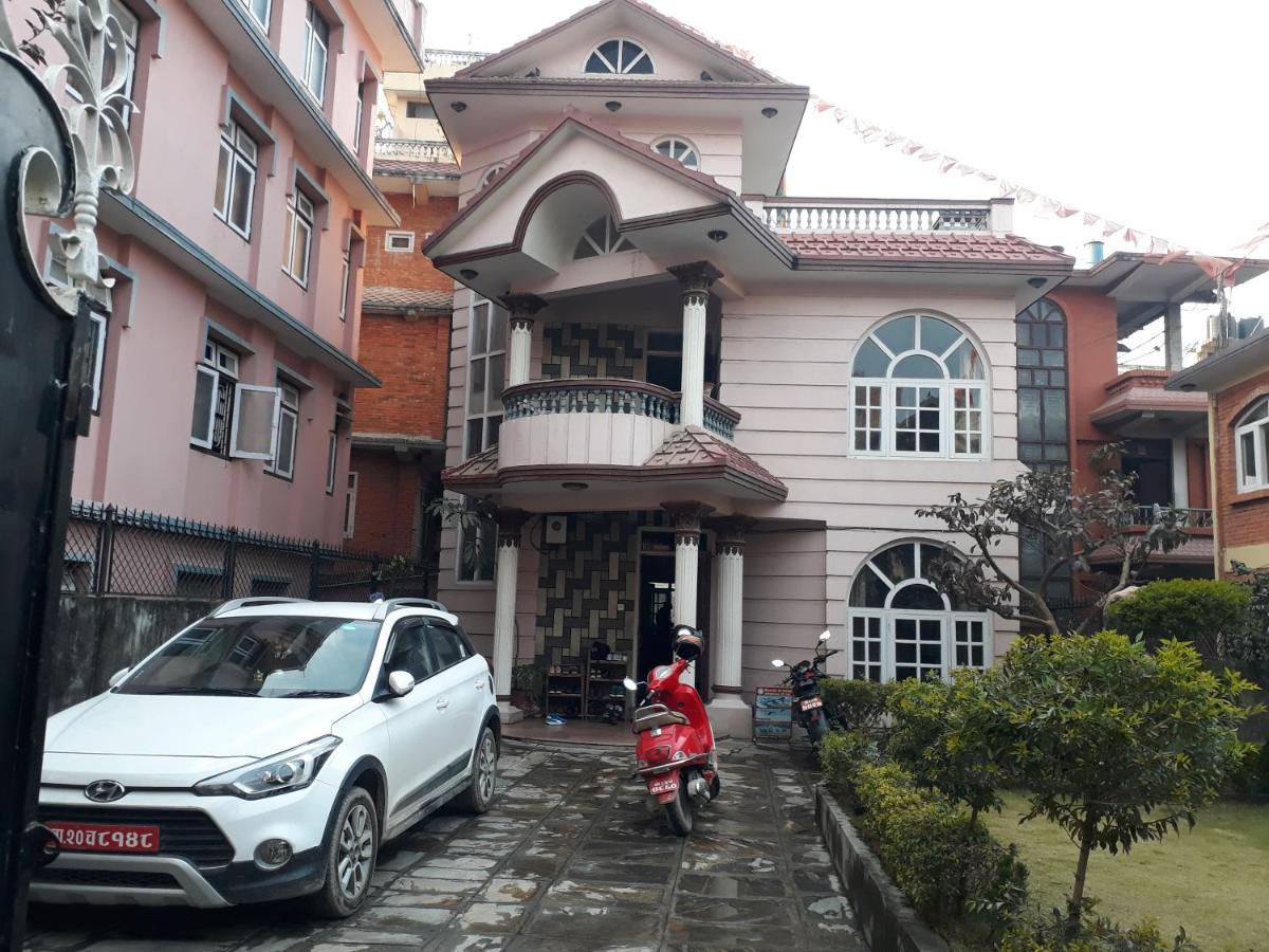 Guest house Travelers 2*