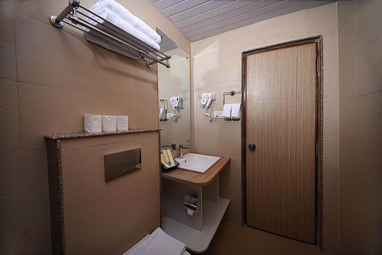 Woodapple And Hotel 3*