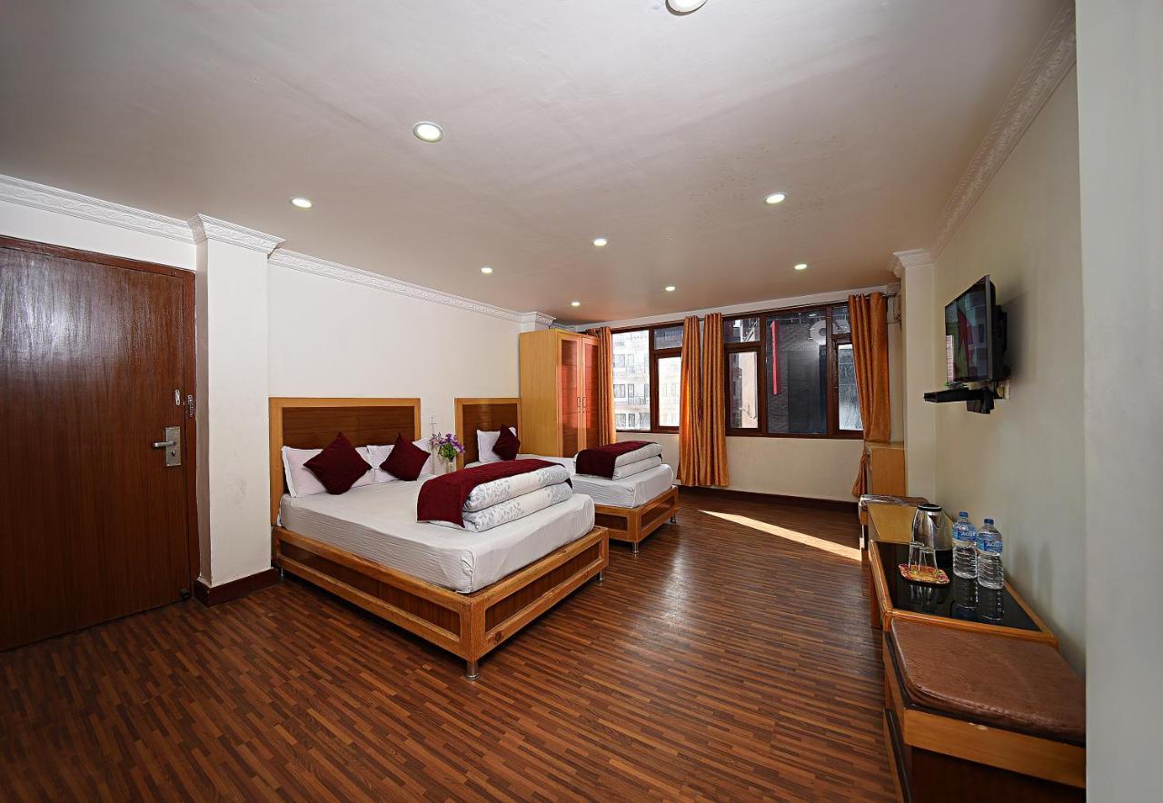 Pancha Buddha 3*