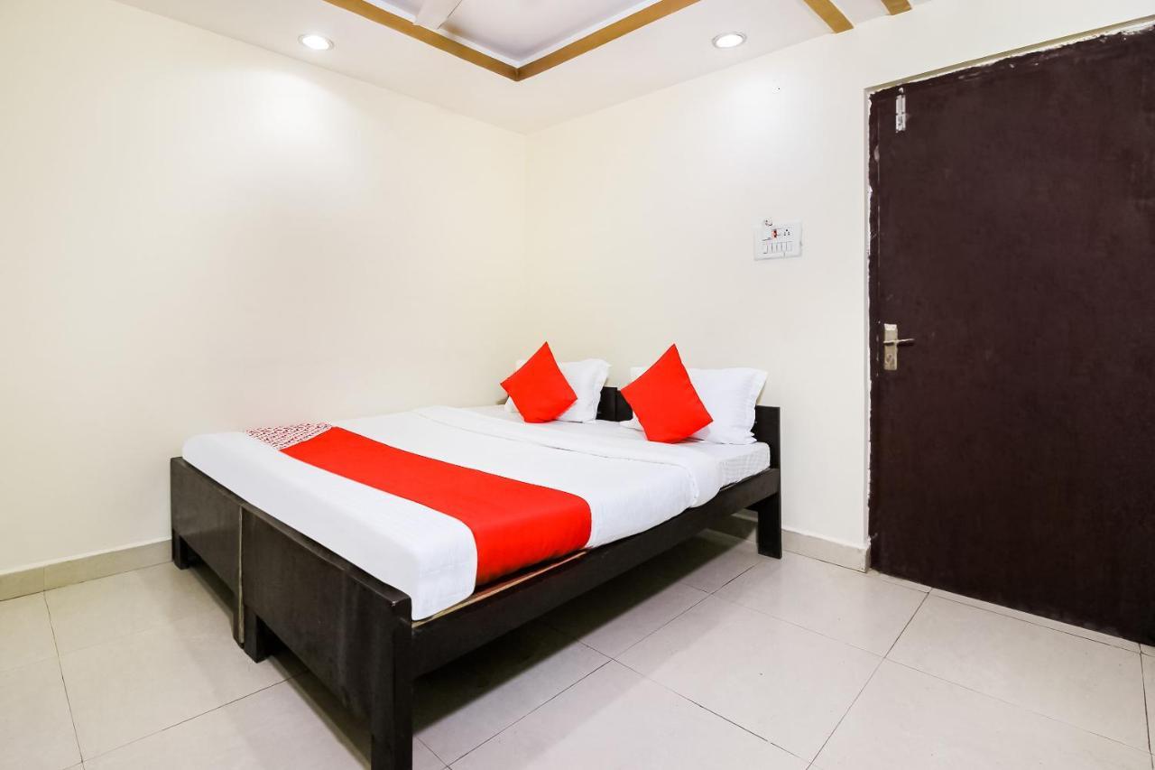 Oyo 786 Shree Guru Annex Hotel 3*