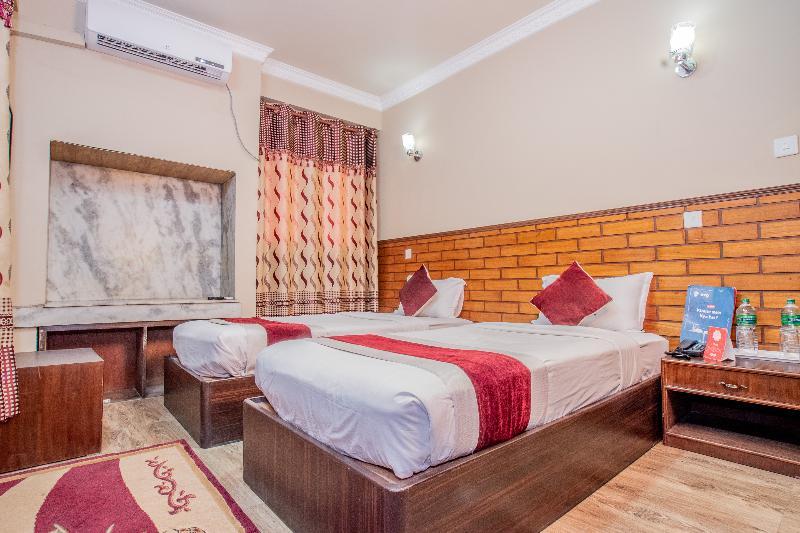Taj Hotel 3*