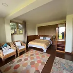 Lovely One Bedroom Avocado Apartment
