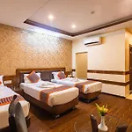 Yellow Pagoda Hotel