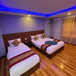 Hotel Seven Eleven