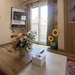 House Of Forrest, Service Apartments
