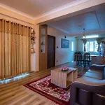 House Of Forrest, Service Apartments