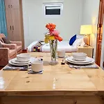 Nj\'S Home, Thamel