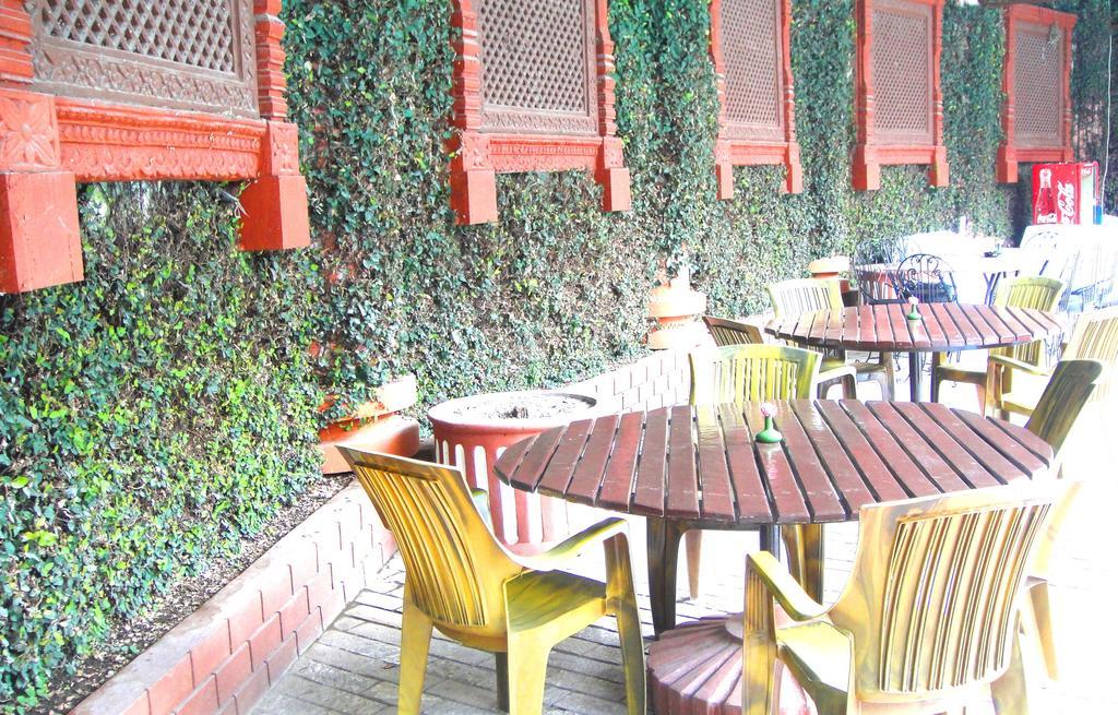 Hotel Shahanshah International