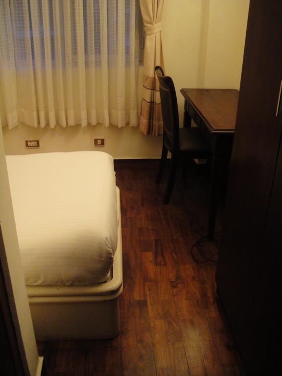 Shahanshah International Hotel 3*