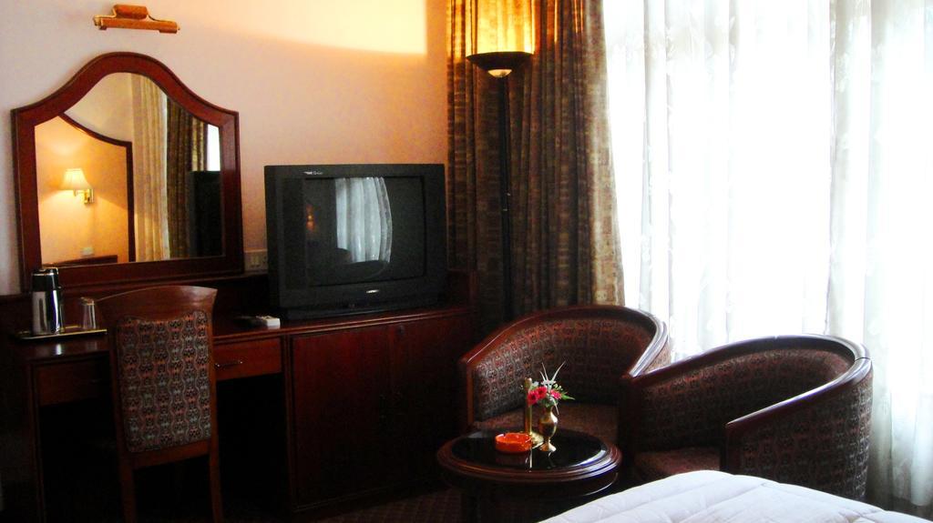 Shahanshah International Hotel