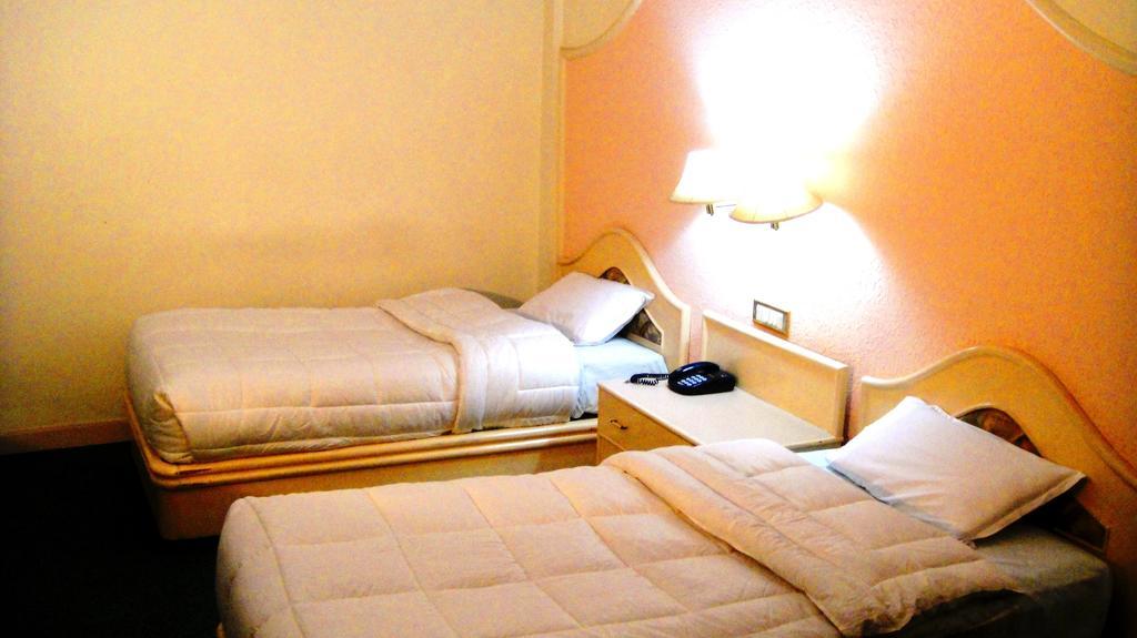 Hotel Shahanshah International