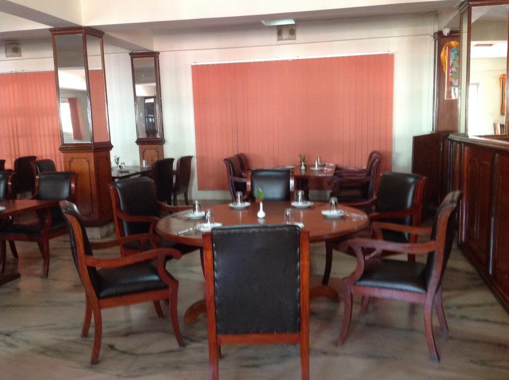Hotel Shahanshah International 3*