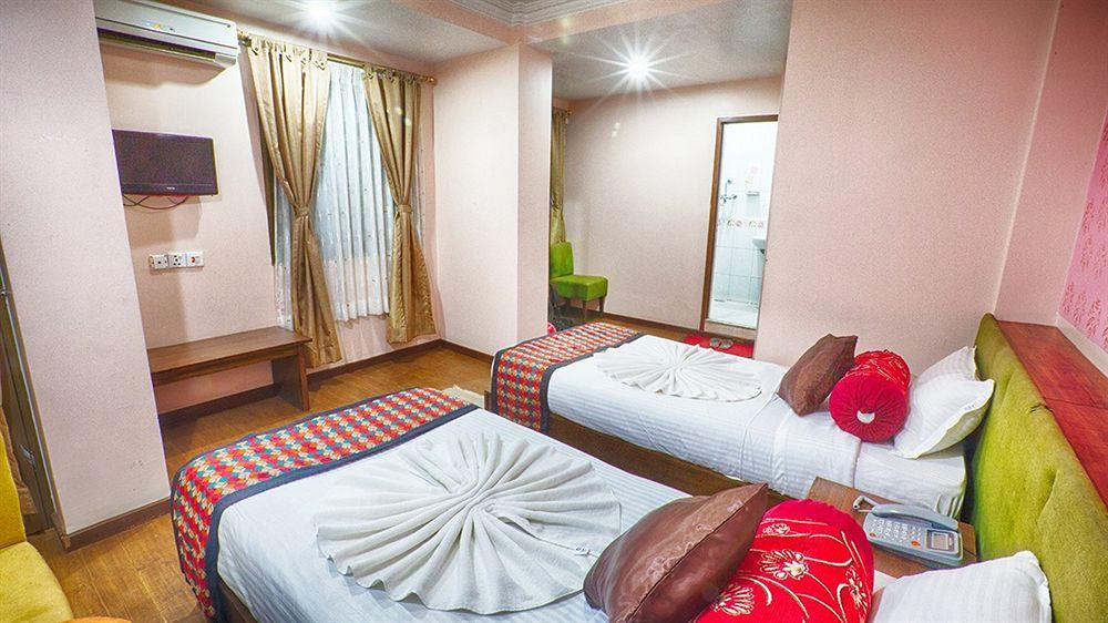 Backyard Hotel 3*