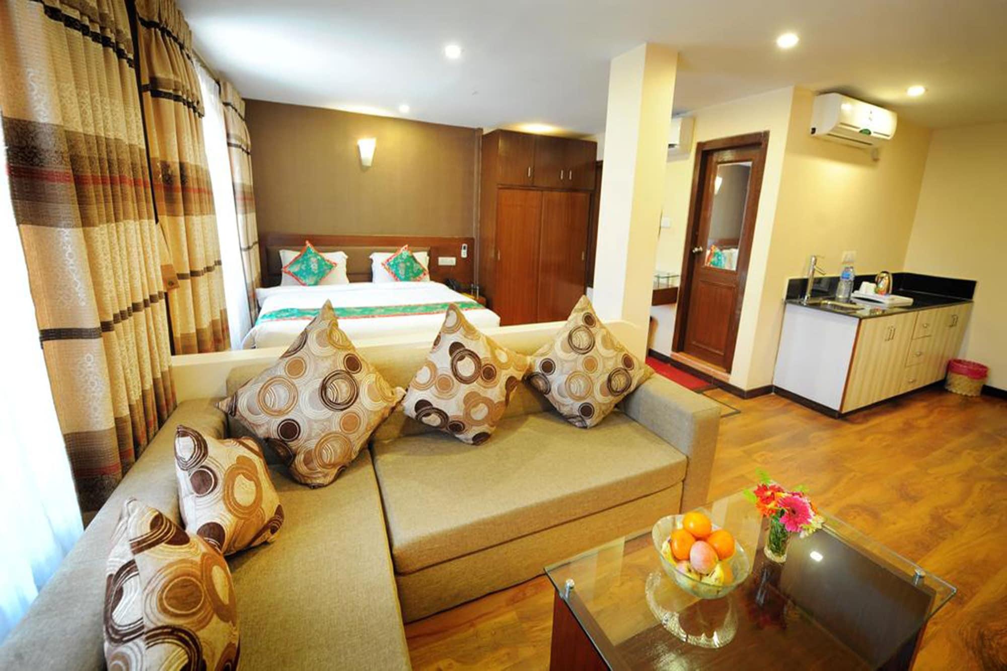 Hotel Yellow Pagoda