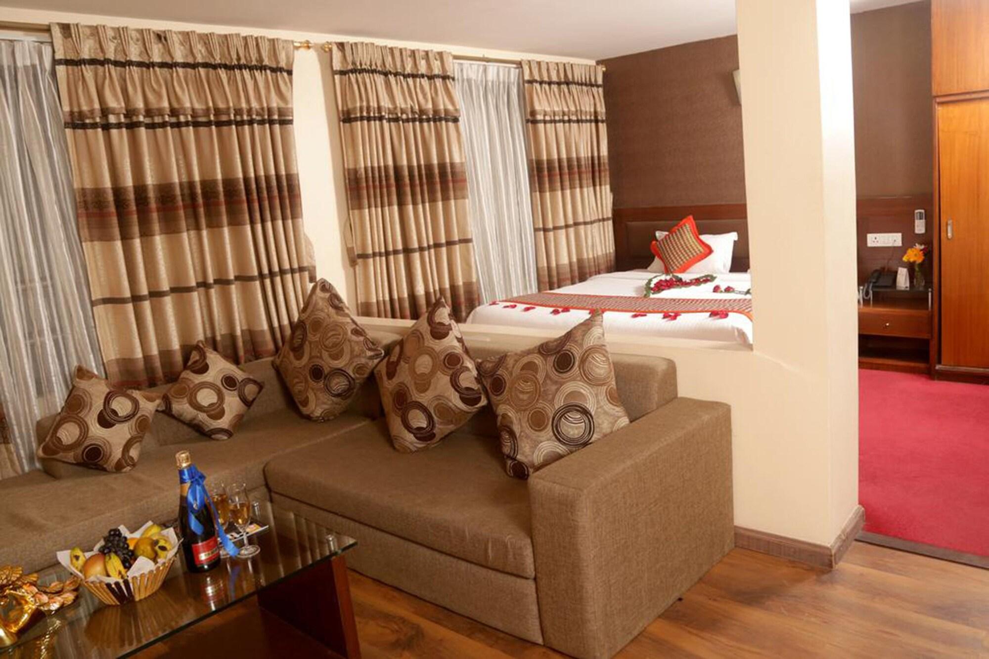 Hotel Yellow Pagoda 4*