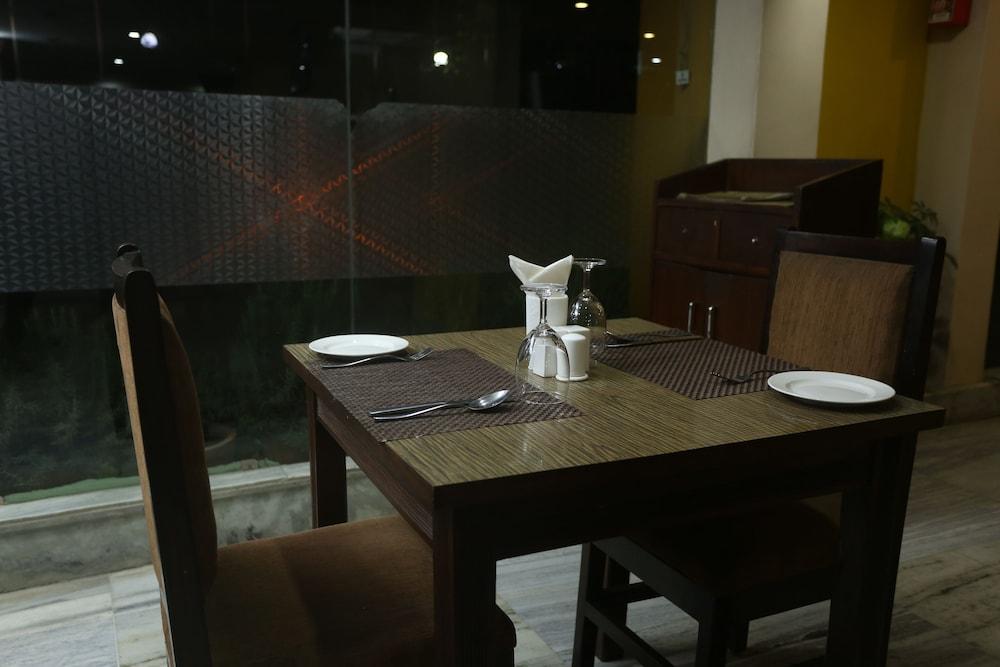 Hotel Yellow Pagoda 4*
