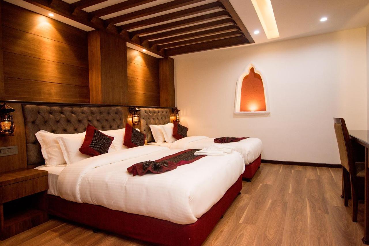 Everest Boutique Hotel 3*