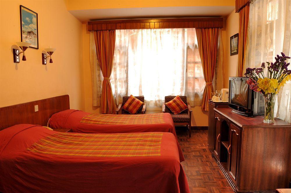 Excelsior Hotel 3*