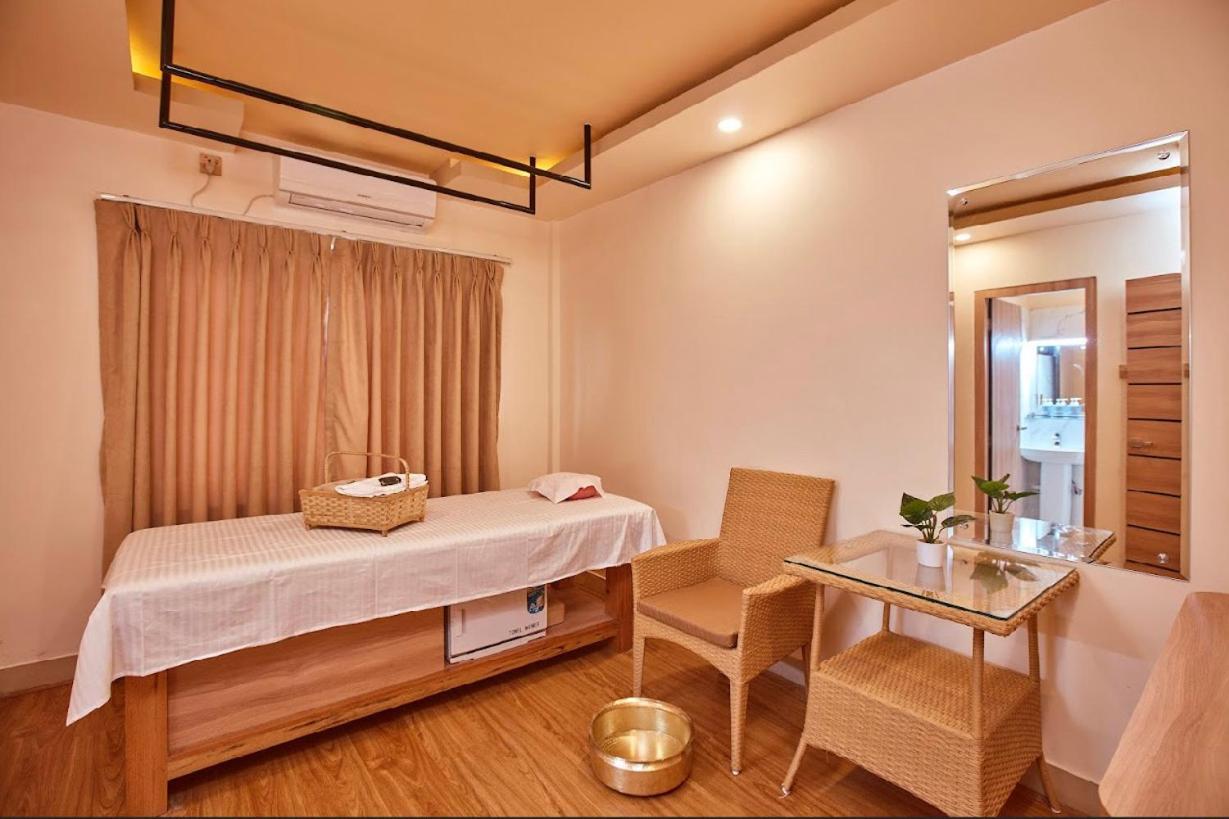 The Samrat Palace - Luxury In Hotel Kathmandu