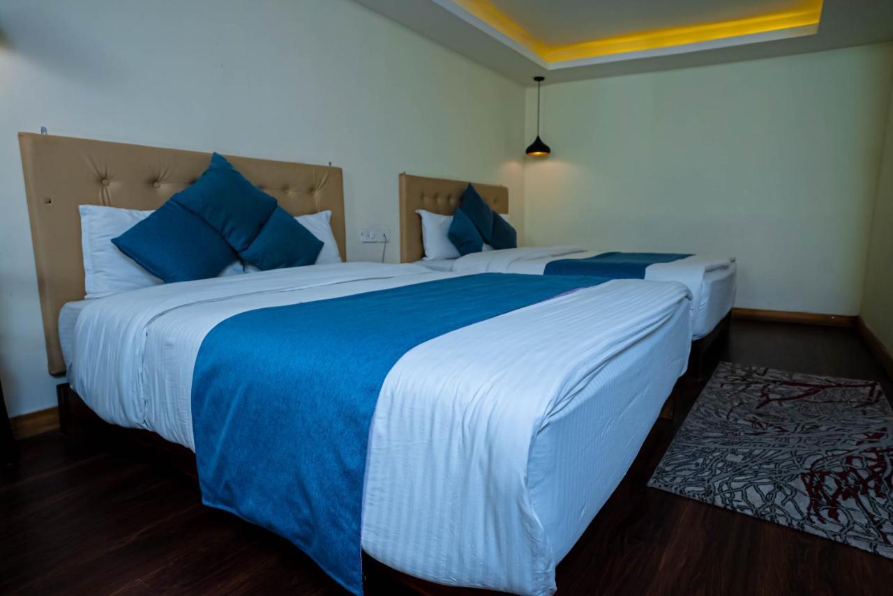 Satkar And Hotel