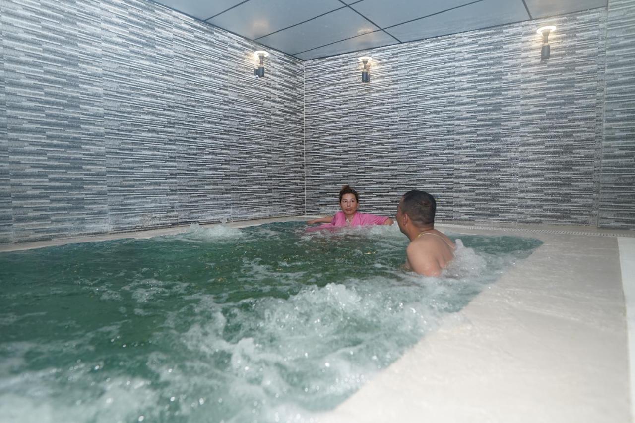 Hotel Lotus Shine & Amenities