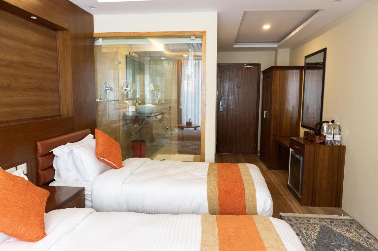 Yakroo Manang Hotel *