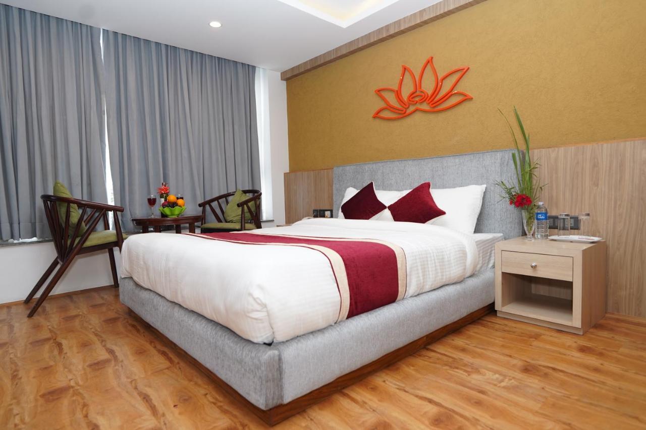 Hotel Lotus Shine & Amenities
