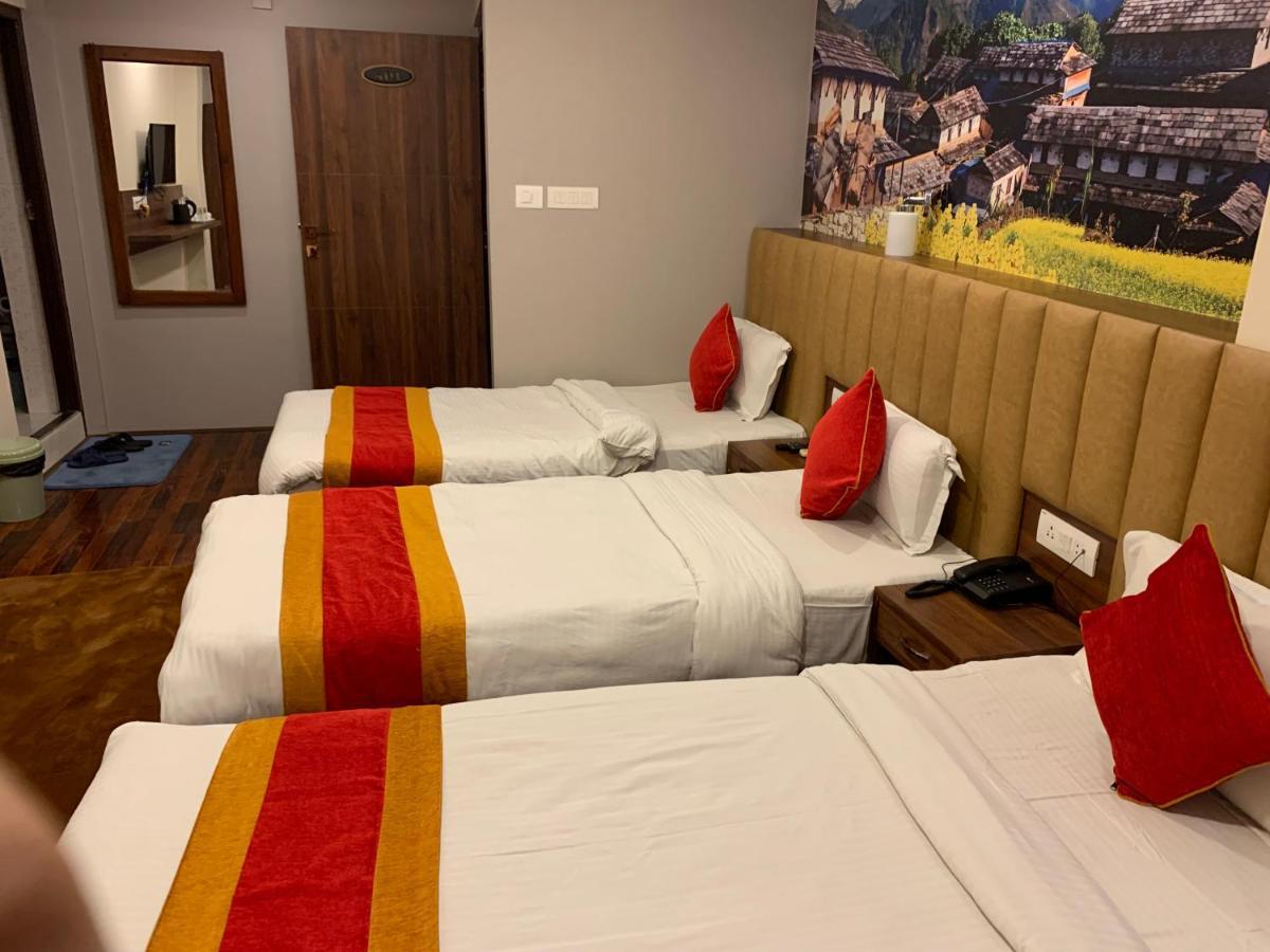 Redstone Regency Hotel