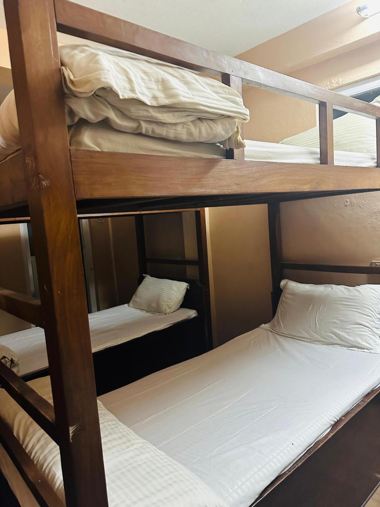 Travelers Hotel 2*