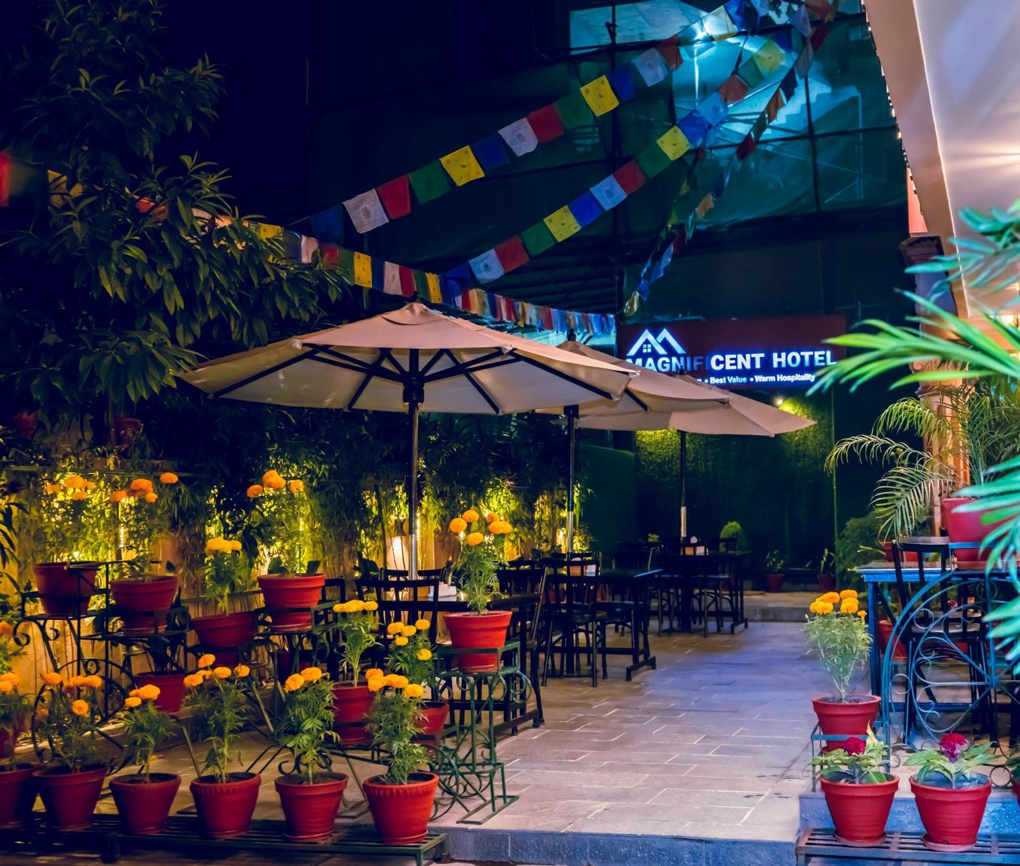 Hotel Magnificent 3*