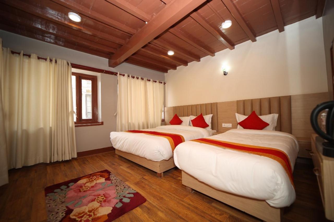 Redstone Regency Hotel
