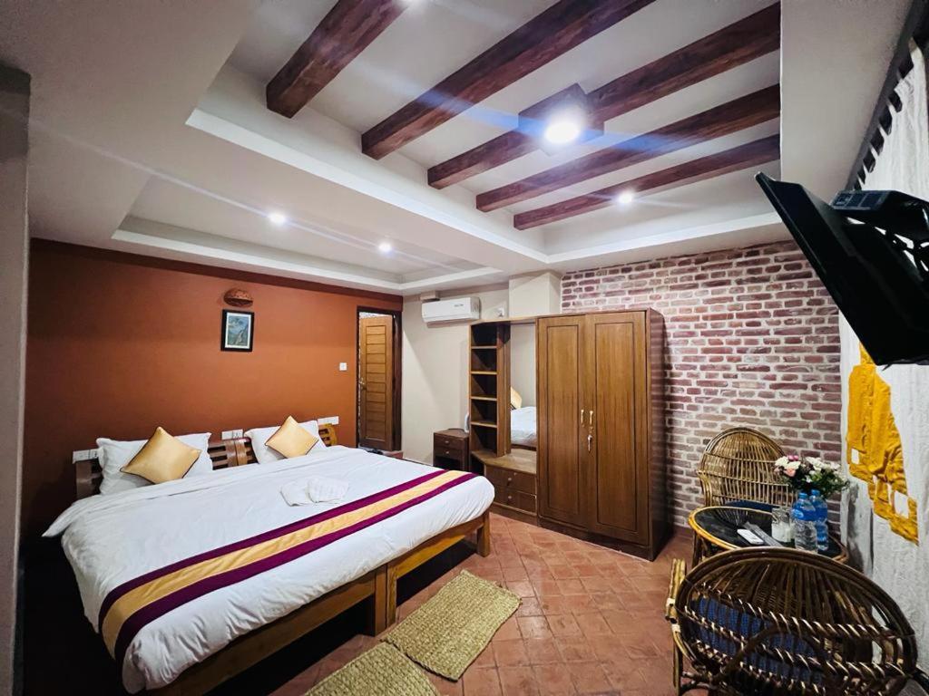 The Exotic House