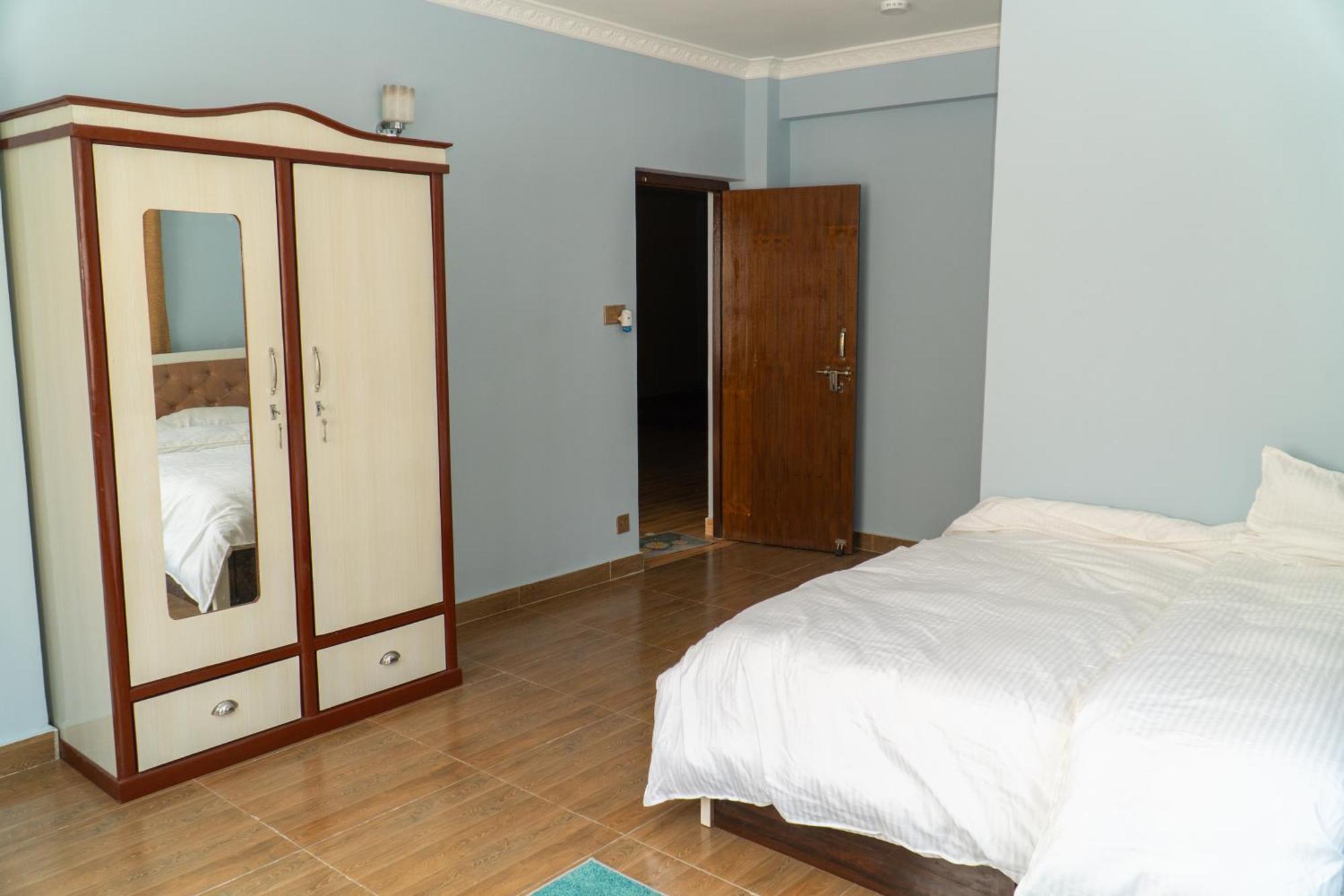 Villa The White House 8 Bedroom With Swimming Pool *