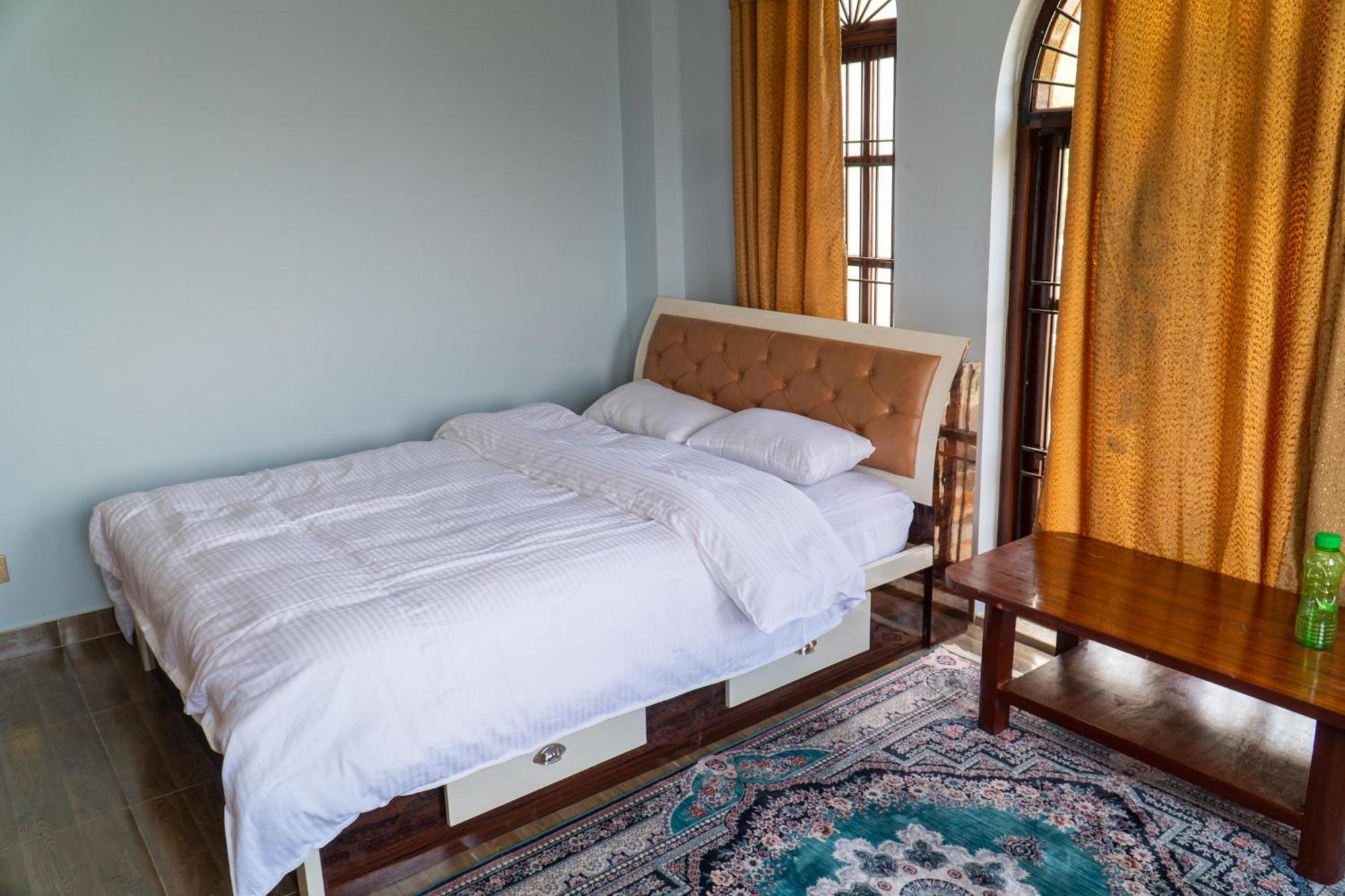 The White House 8 Bedroom With Swimming Pool Villa