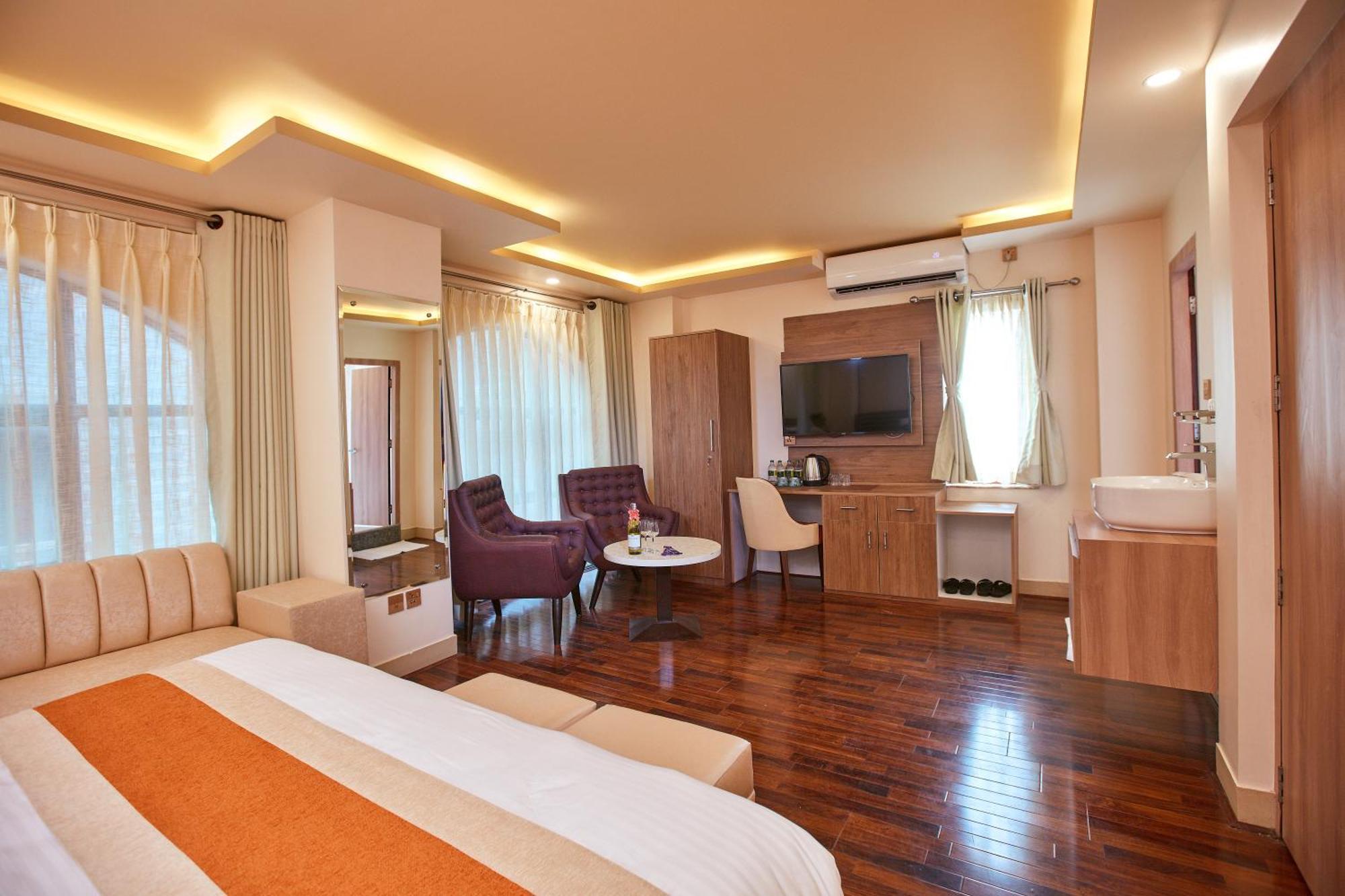 The Samrat Palace - Luxury In Hotel