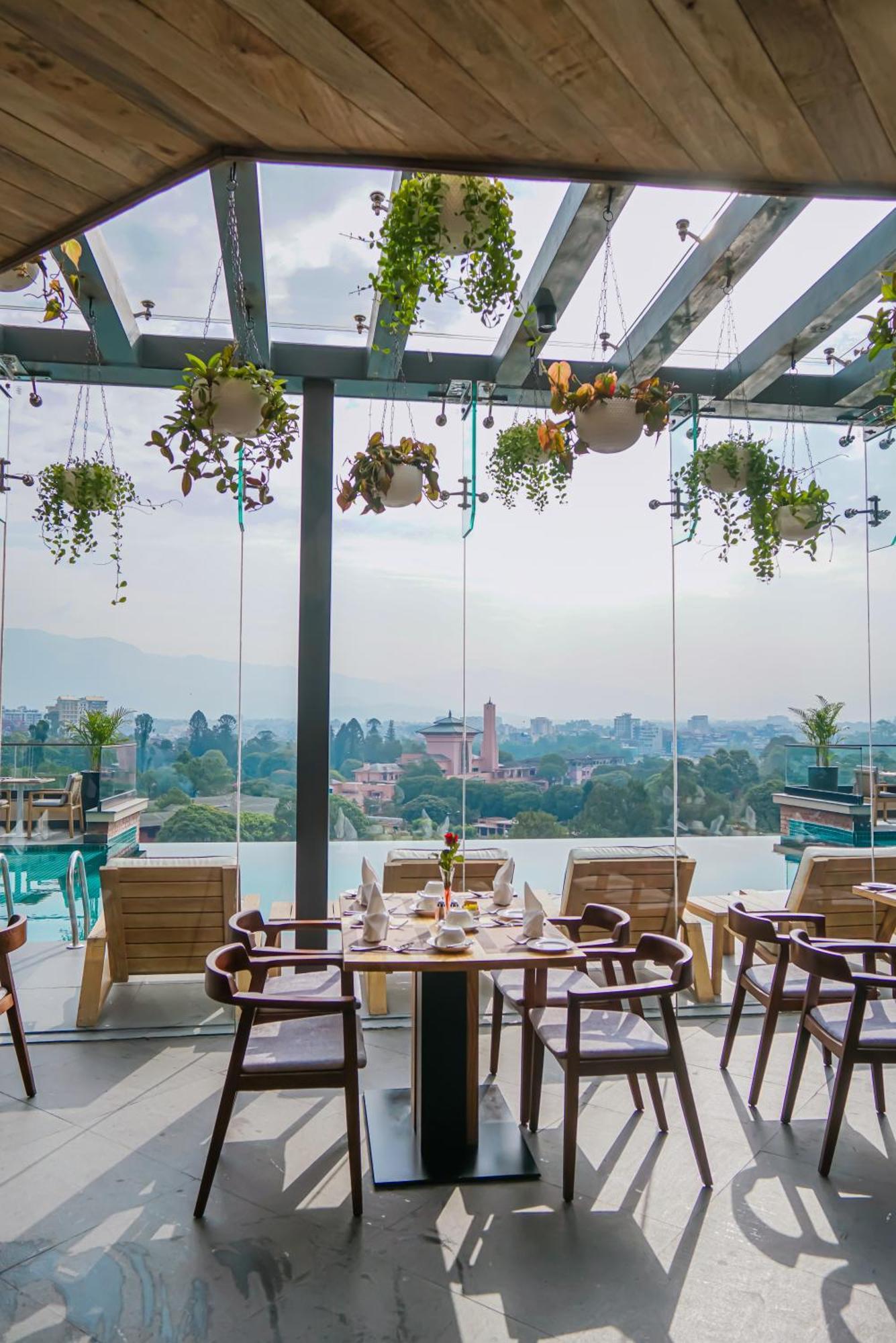 Barahi Hotel 5*