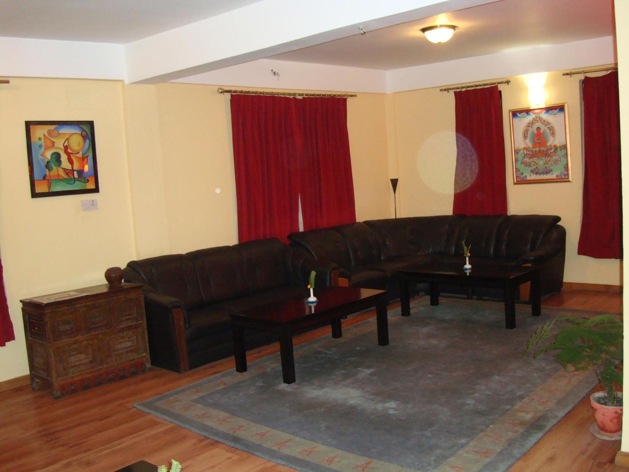 Hotel Royal Astoria 3*